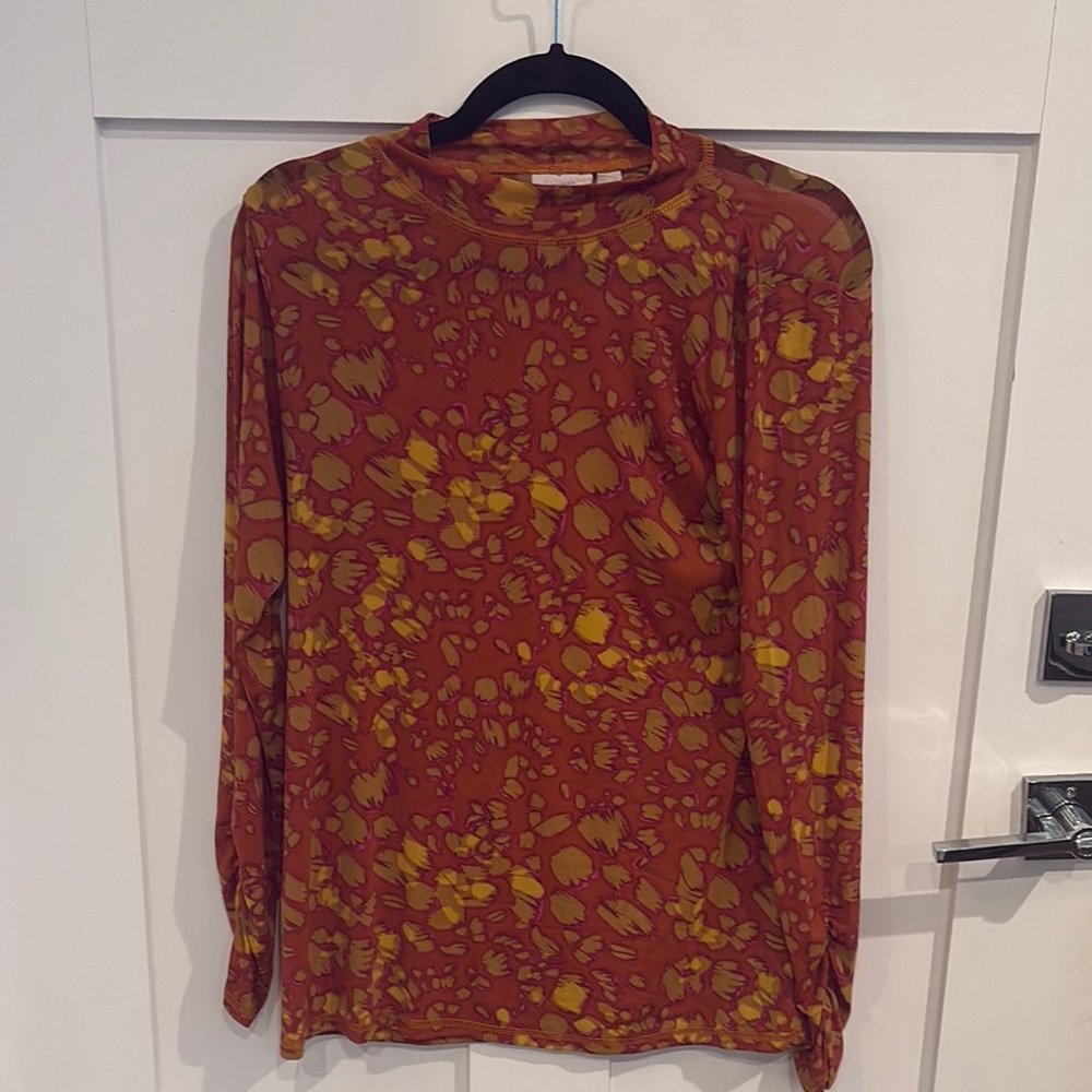 LOGO 7 Women's Long Sleeve Top in Rust and Mustard